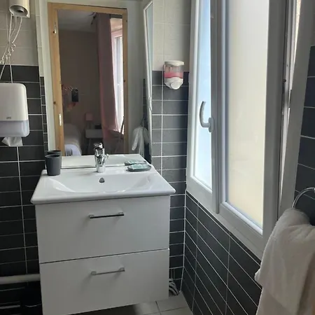 Отель Central 2*