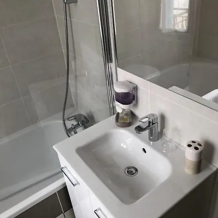 Central Hotel 2*