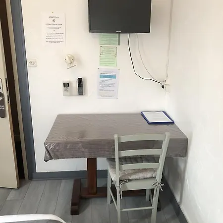 מלון Central