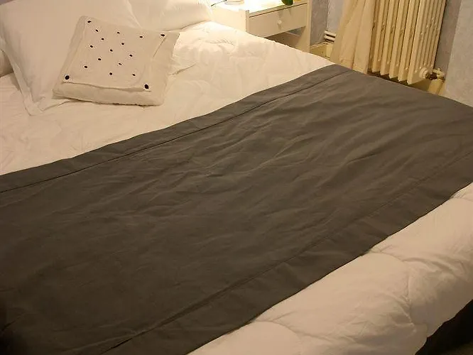 מלון Central ניורט