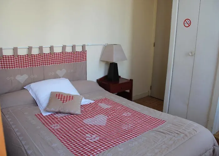 Central Hotel 2*