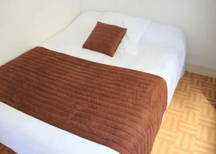 Central מלון ניורט