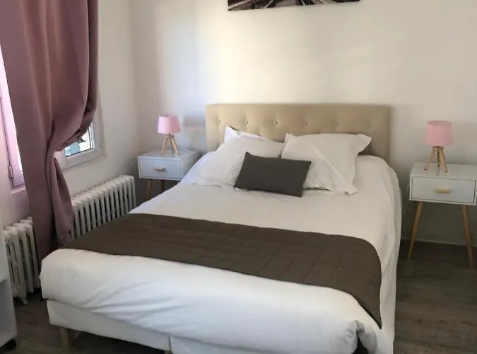 מלון Central ניורט